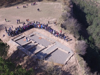 Zona de la muralla el dia de la inauguració. Foto: Dani Robles.